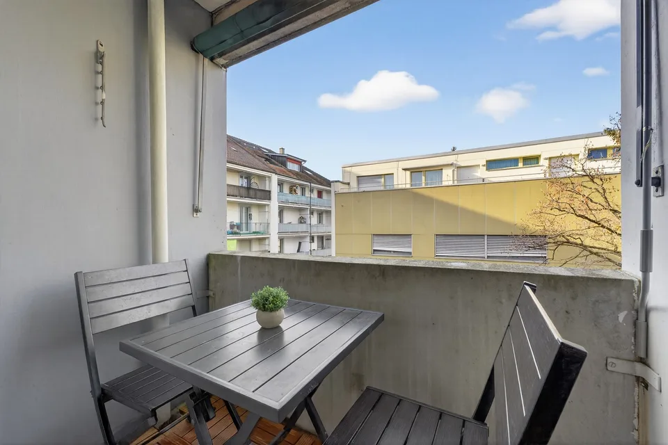 Modernes Studio - möbliert