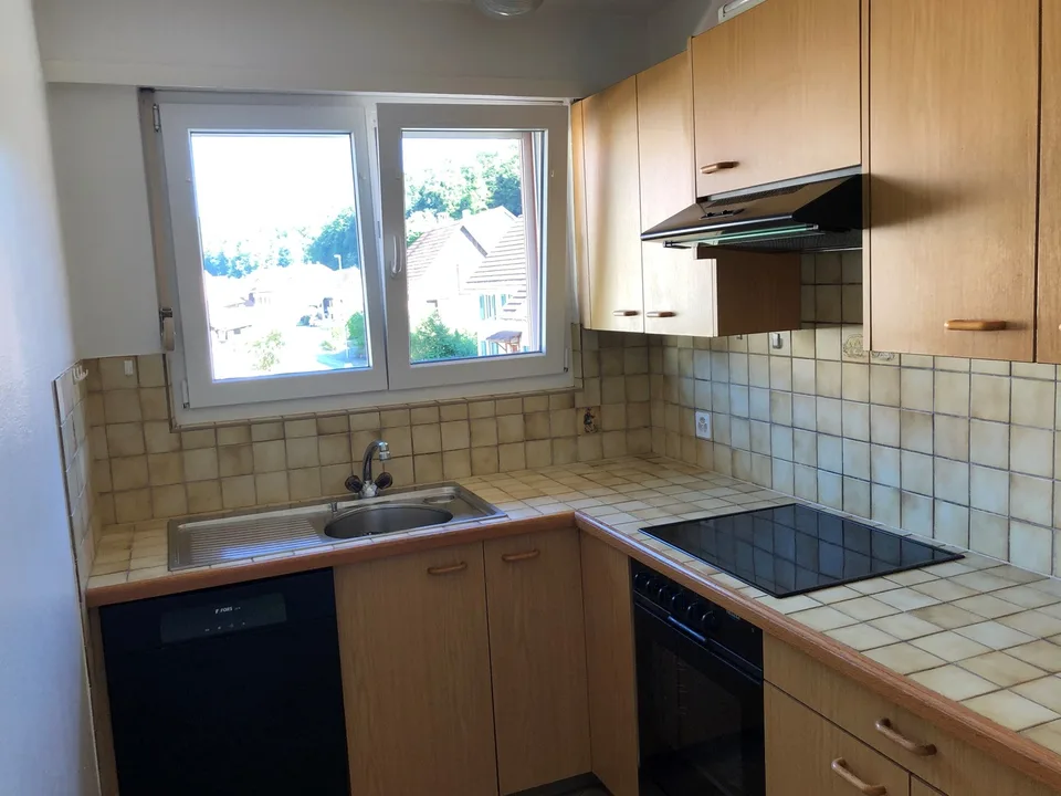 appartement tranquille avec balcon et vue au sud