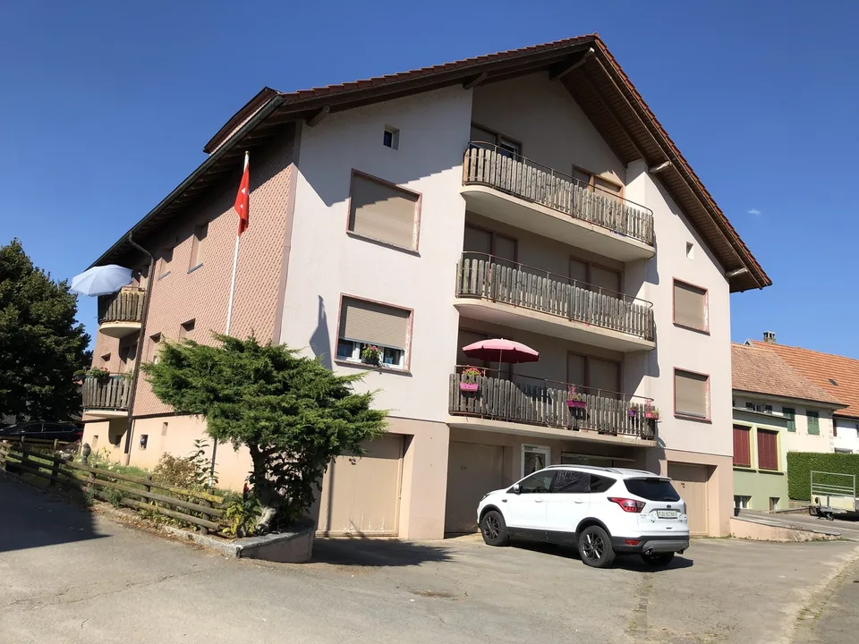appartement tranquille avec balcon et vue au sud