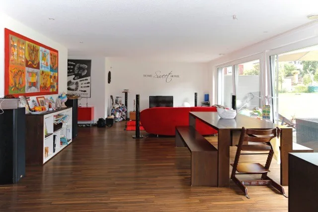 Geräumige, moderne 4.5-Zimmerwohnung mit grossem Garten