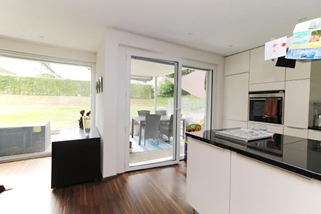 Geräumige, moderne 4.5-Zimmerwohnung mit grossem Garten