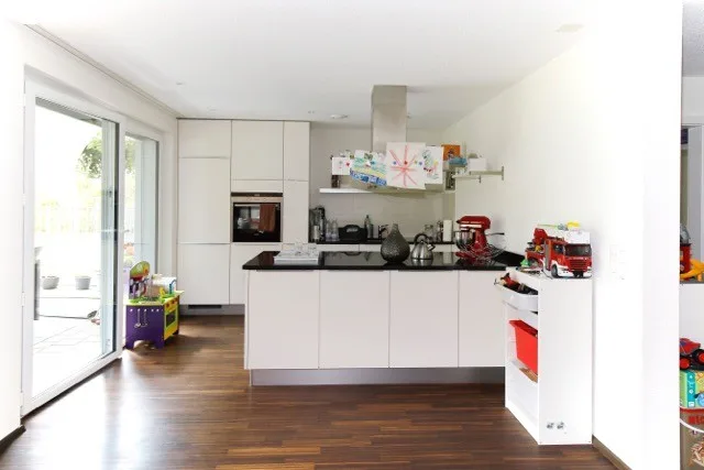 Geräumige, moderne 4.5-Zimmerwohnung mit grossem Garten