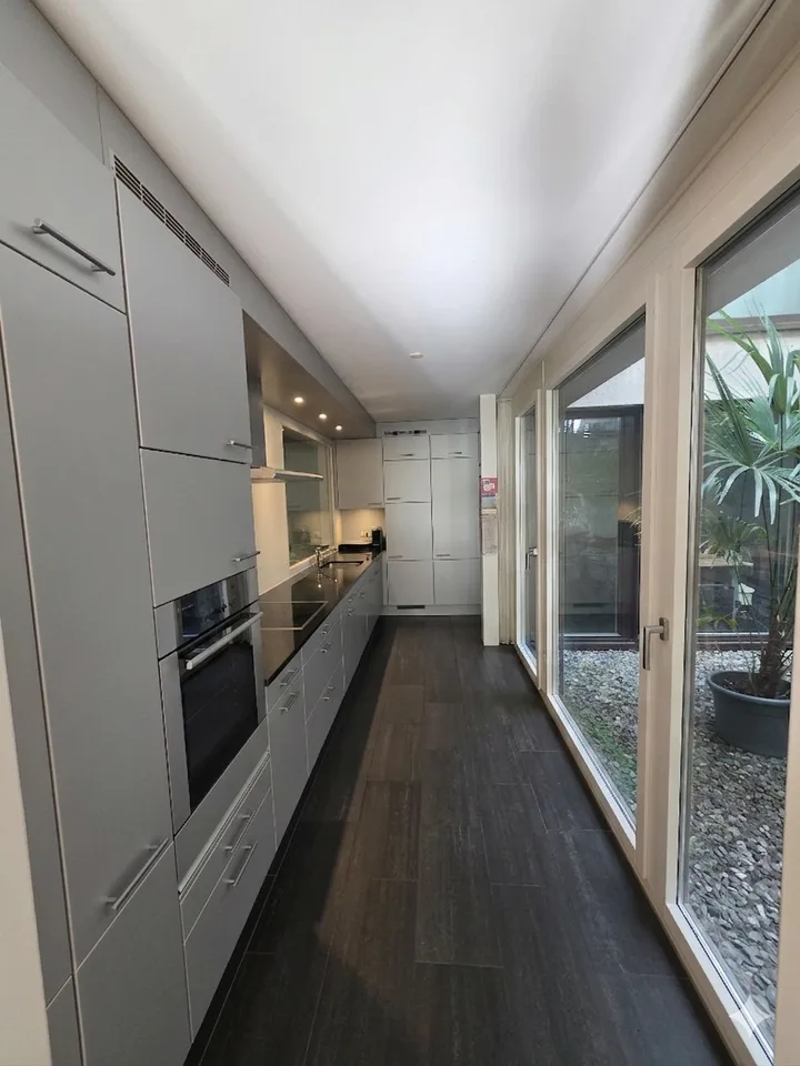 Möblierte 4.5-Zimmer-Wohnung mit Garten – direkt am Rhein in Basel