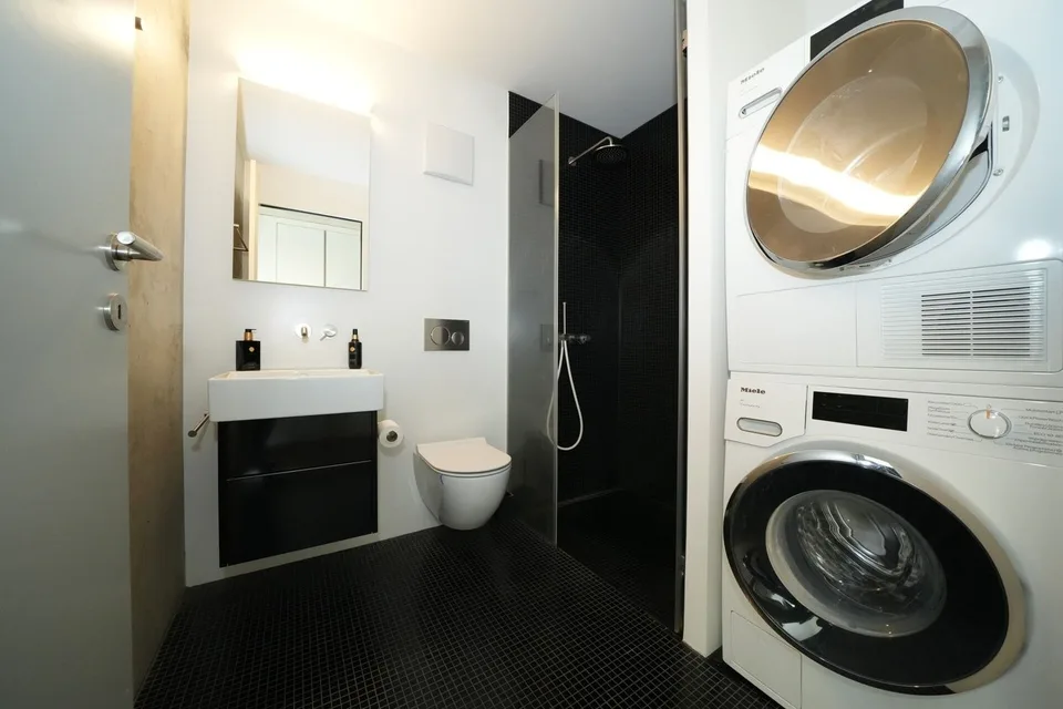Hochwertige Wohnung an bester Lage mit separatem Büro