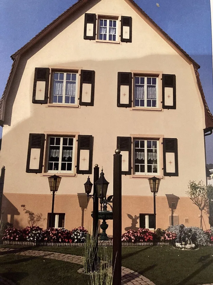Helles Zimmer im ruhigen Haus am Waldrand, grosser Garten, 15 Min. mit dem Tram bis Basel, alles inklusive