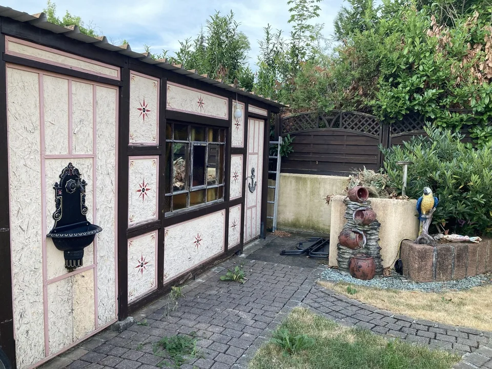 Dachzimmer im Grünen mit eigenem Stockwerk - 230 m² Garten, 15 Tram-Minuten bis Basel