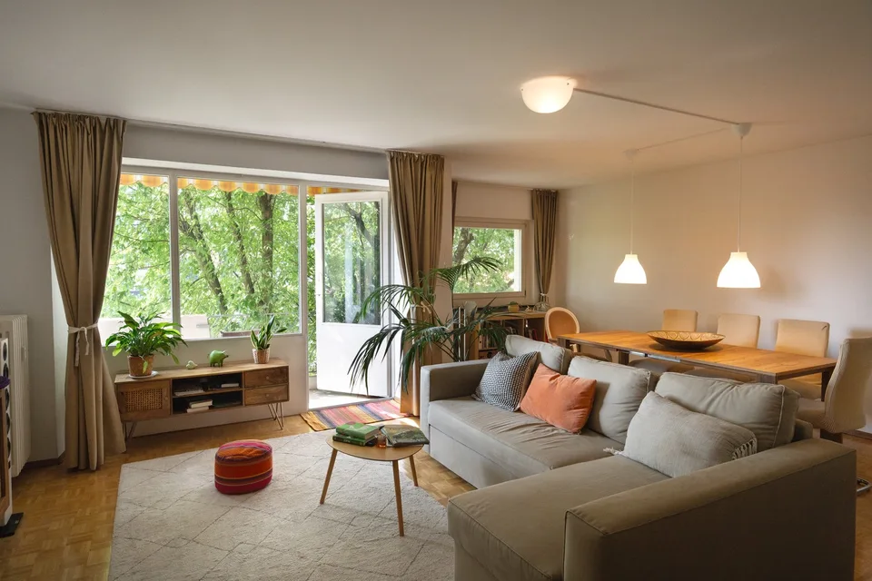 Zwischen Baumkronen und Rhein – 4.5 Zimmer auf ca. 120 m²