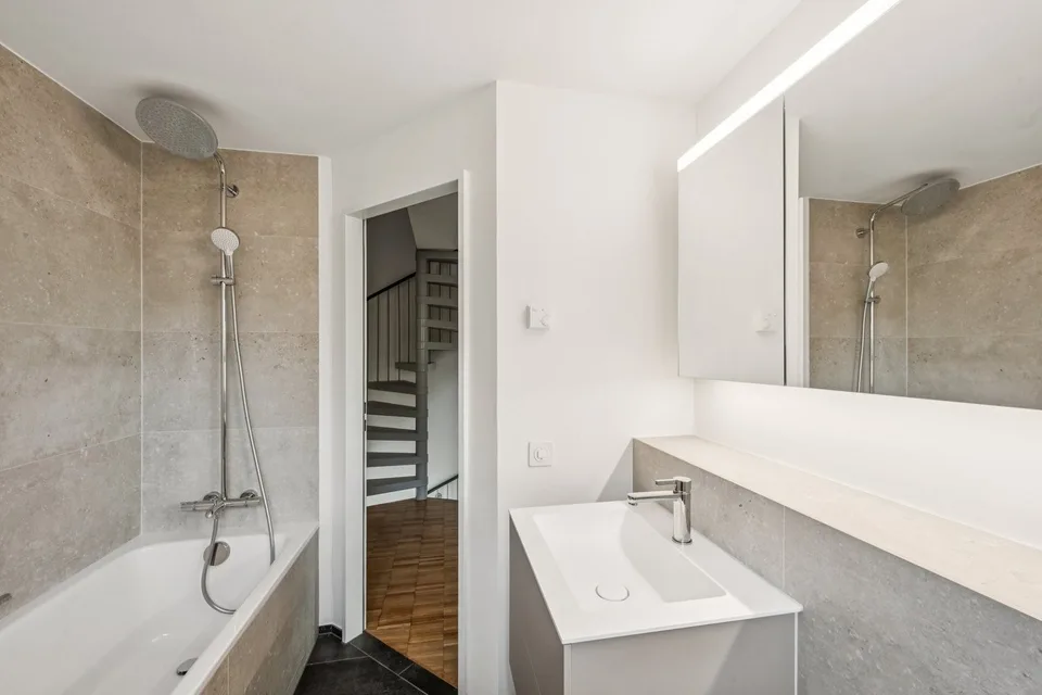 Erstbezug nach Sanierung -  Maisonettewohnung mit Gartensitzplatz