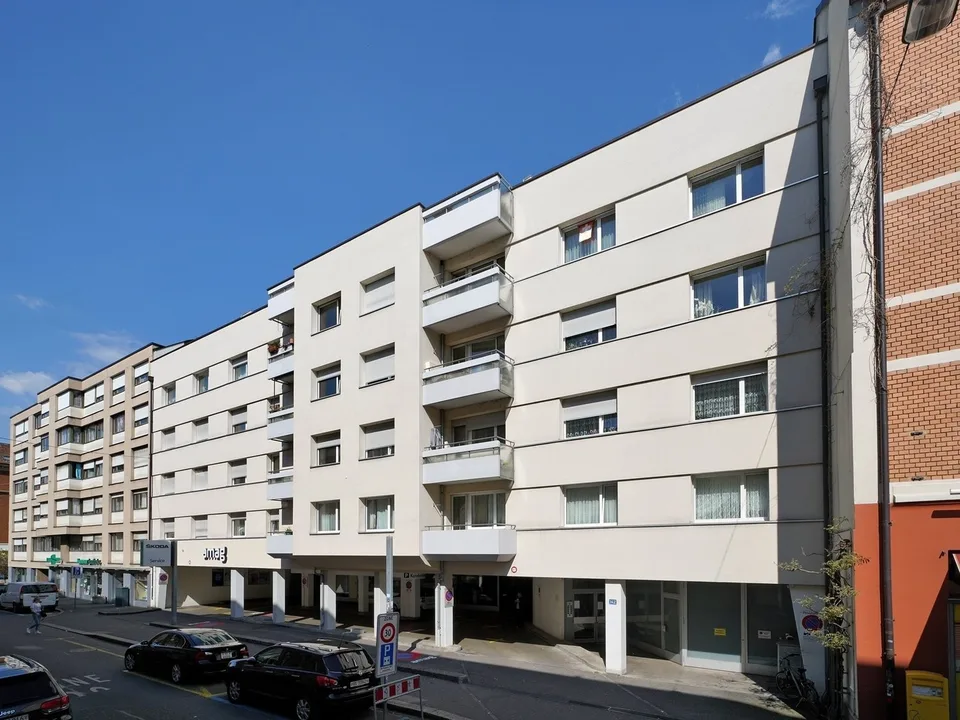 Gewerbefläche an Toplage mit grosser Schaufensterfront
