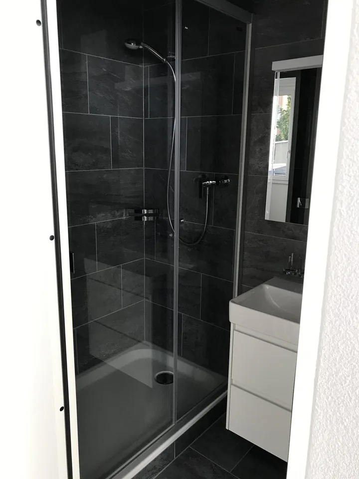 Erstvermietung - modernes Studio mit aussergewöhnlcher Privatterasse in Rheinnähe