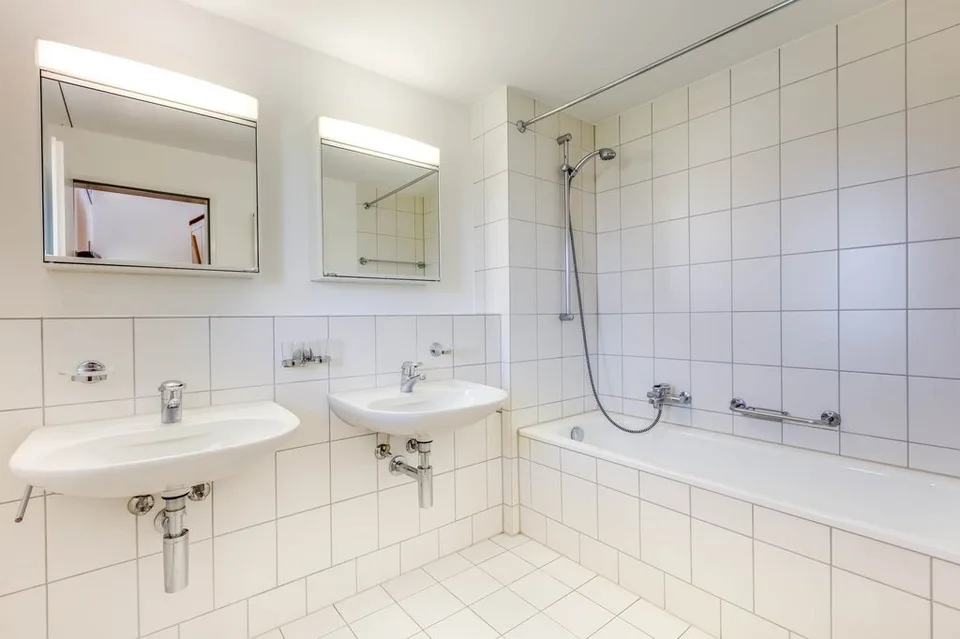 Moderne 4.5-Z'Maisonette-Wohnung in Reinach