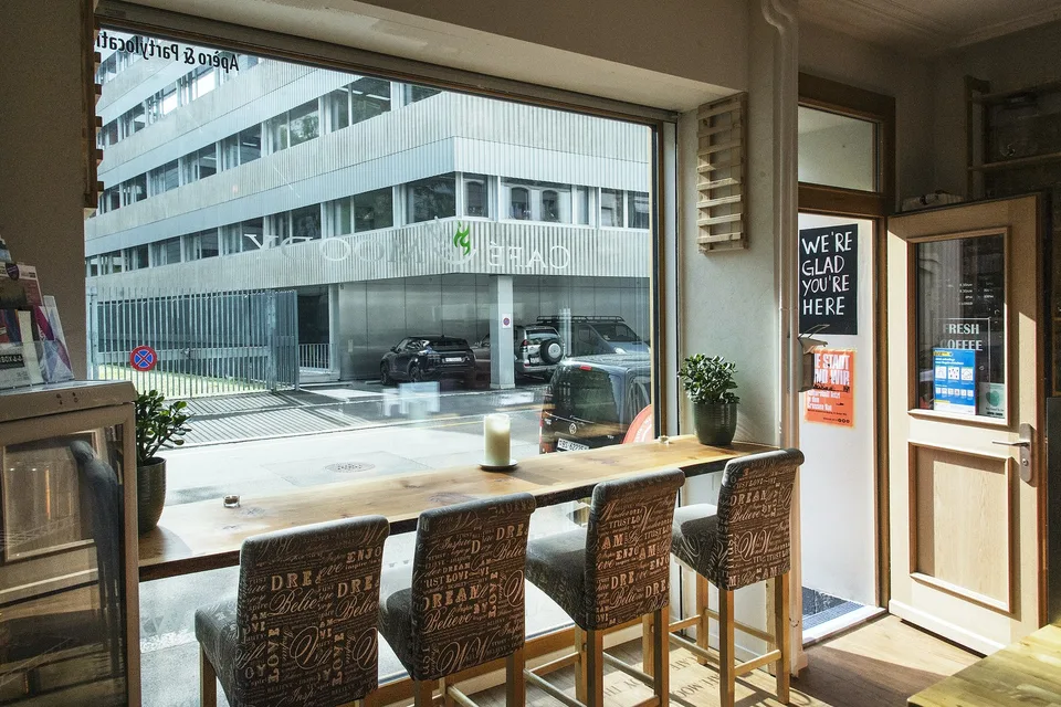 Charmantes Café-Lokal im Erdgeschoss an der Maulbeerstrasse, Basel