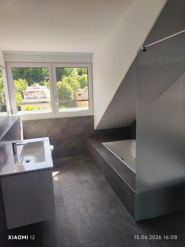 Wohnen über den Dächern von Basel / Exklusive 3.5-Zimmer-Wohnung (DG) gegenüber dem Zwinglihaus