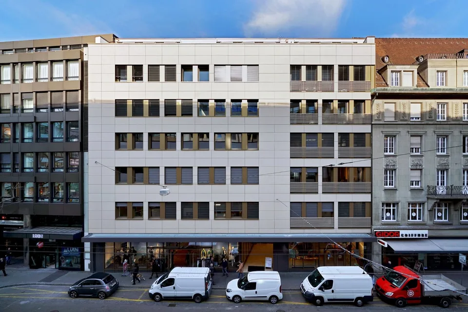 Flexible Praxis- oder Bürofläche (98  129 m²) an zentralster Lage