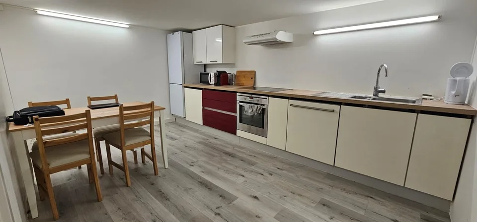 GUTES & GÜNSTIGES MÖBLIERTES ZIMMER / GOOD & CHEAP FURNISHED ROOM