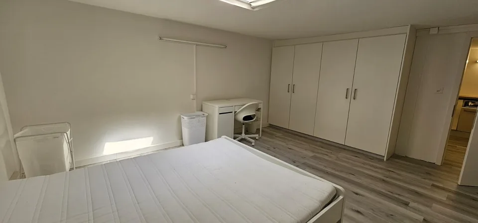 GUTES & GÜNSTIGES MÖBLIERTES ZIMMER / GOOD & CHEAP FURNISHED ROOM