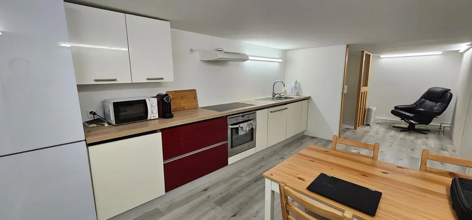 GUTES & GÜNSTIGES MÖBLIERTES ZIMMER / GOOD & CHEAP FURNISHED ROOM