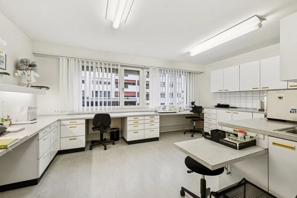 Praxis, Therapie oder Büro im Trendquartier Gundeldingen, Basel  187 m²