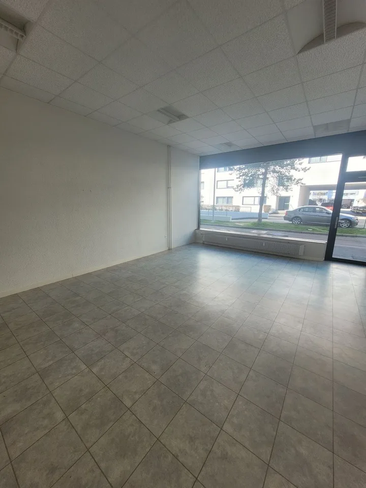 Attraktive Gewerbefläche im EG  ideal für Verkauf, Büro oder Showroom