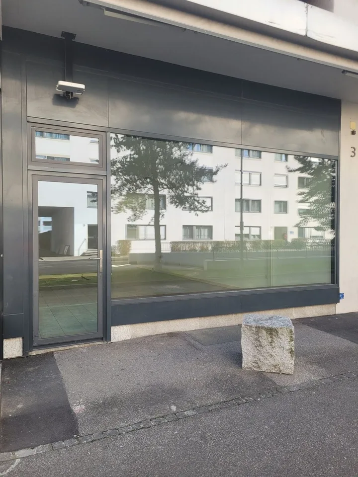 Attraktive Gewerbefläche im EG  ideal für Verkauf, Büro oder Showroom