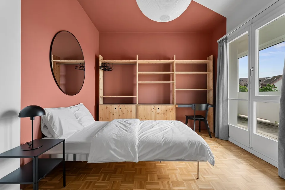 🏡 Zimmer in freundlicher 10er-WG nur für Frauen – ab August verfügbar