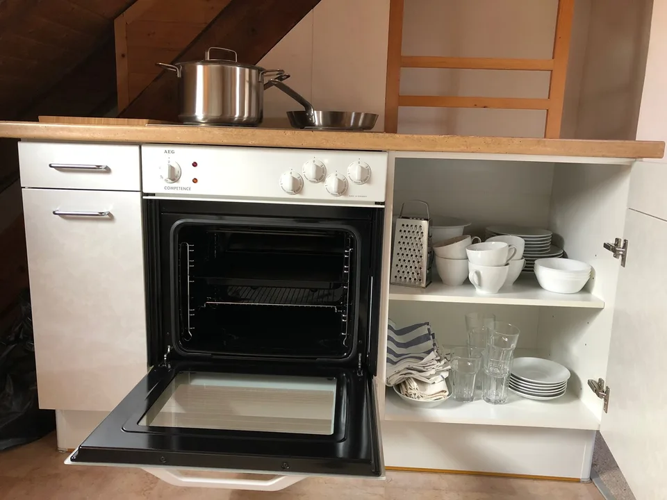Sehr schöne möblierte 2,5Zi Attica in Bachletten, ca 95m2