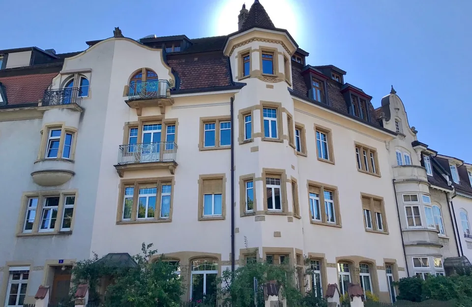 Sehr schöne möblierte 2,5Zi Attica in Bachletten, ca 95m2