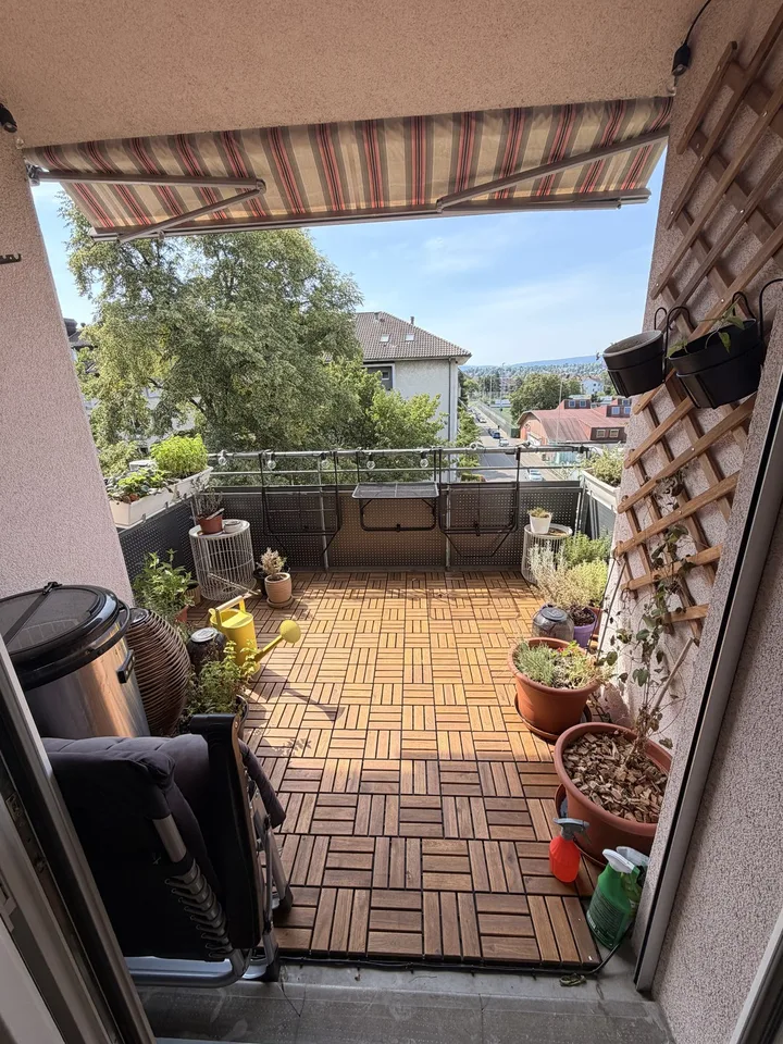 Bright Furnished Room (25 m²) in Spacious 105 m² Flatshare, CHF 1350 All Inclusive
