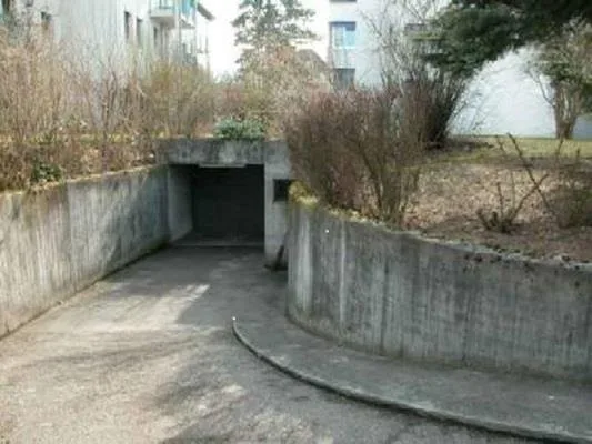 Einstellhallenplatz an zentraler Lage in Muttenz