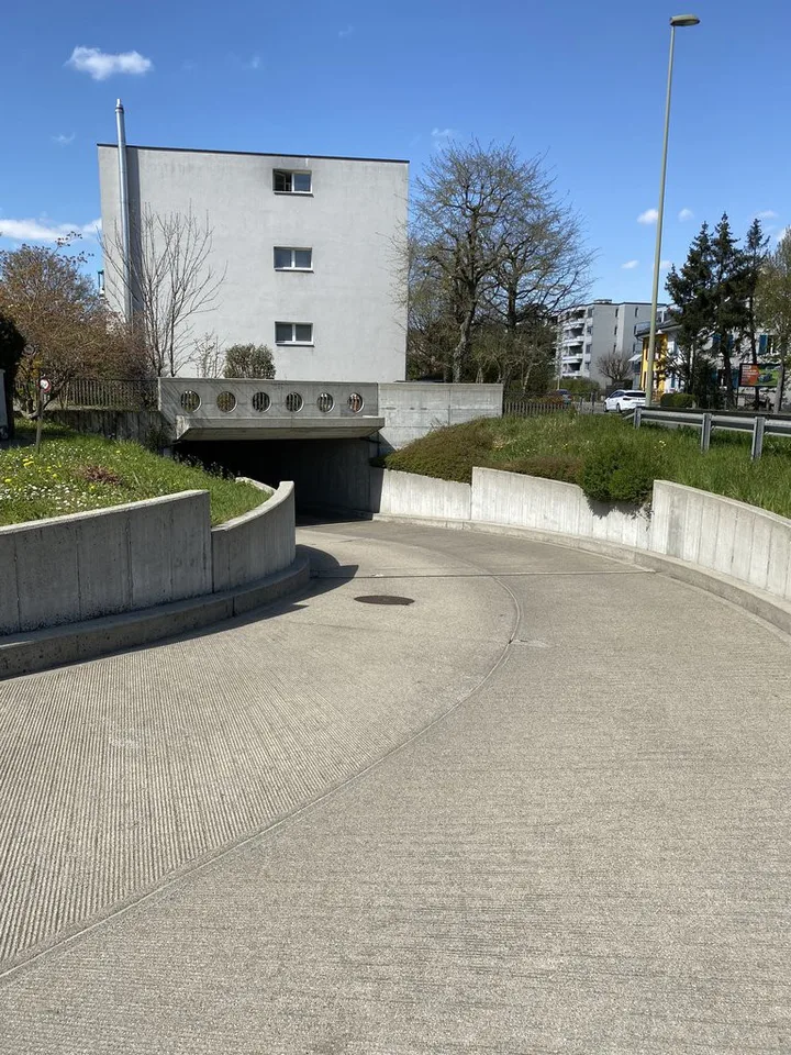 Einstellhallenplätze in Muttenz zu vermieten!