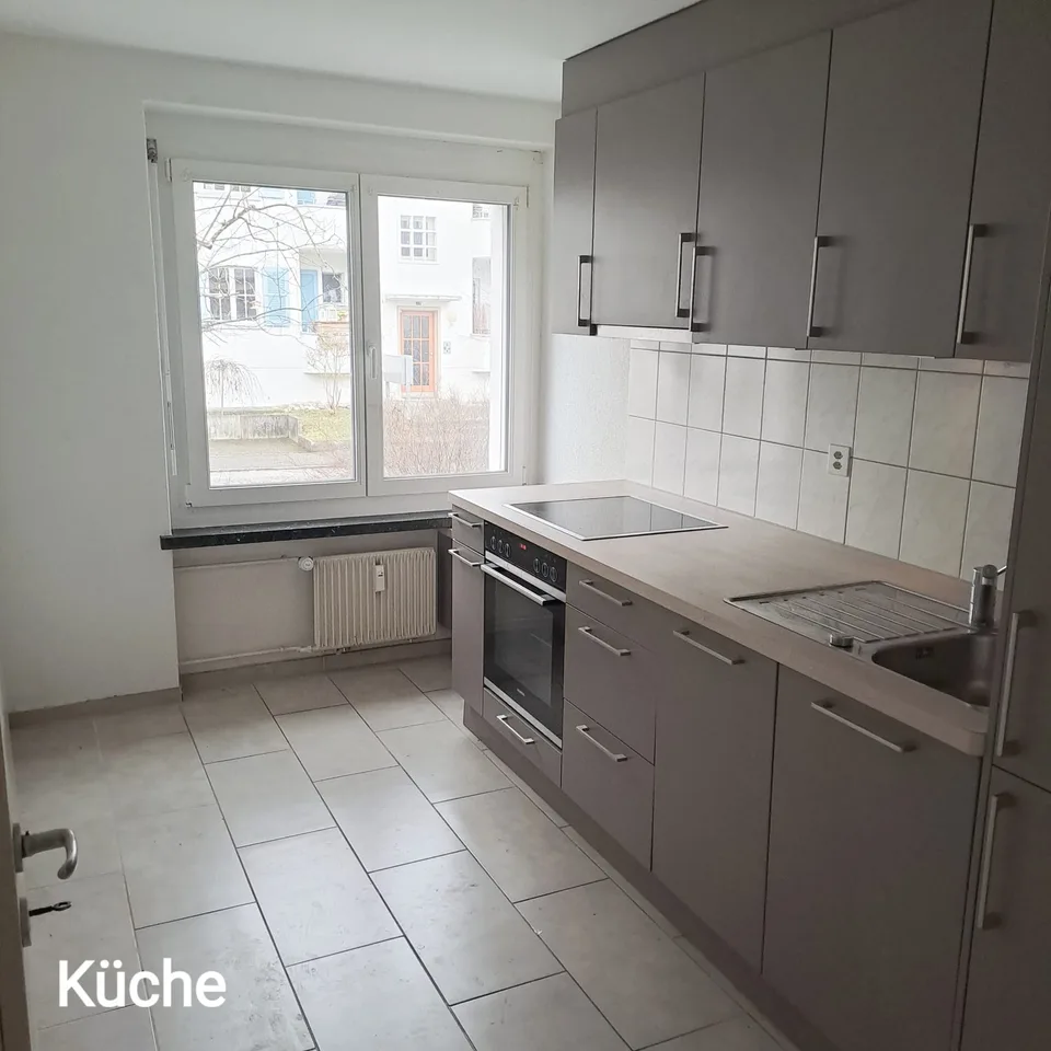 Gemütliche renovierte 3 Zimmerwohnung in Reinach