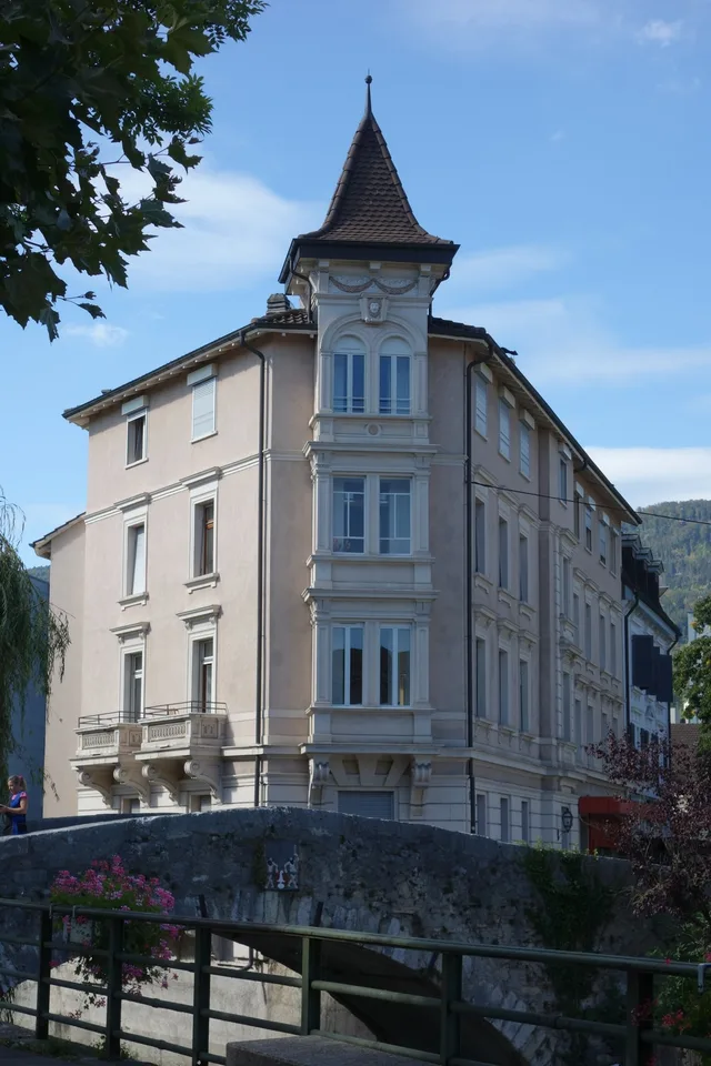 Appartement luxueux non meublé dans un quartier calme et central – Avec télévision 65 pouces offerte!