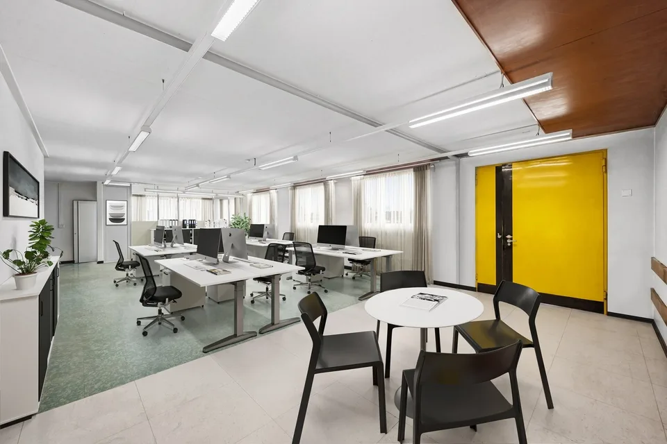 Spacieux bureaux à louer à Develier