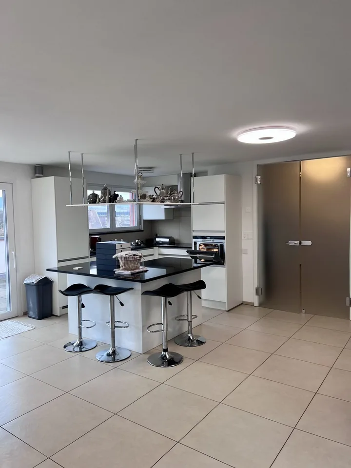 Attique de luxe, moderne et lumineuse à Delémont