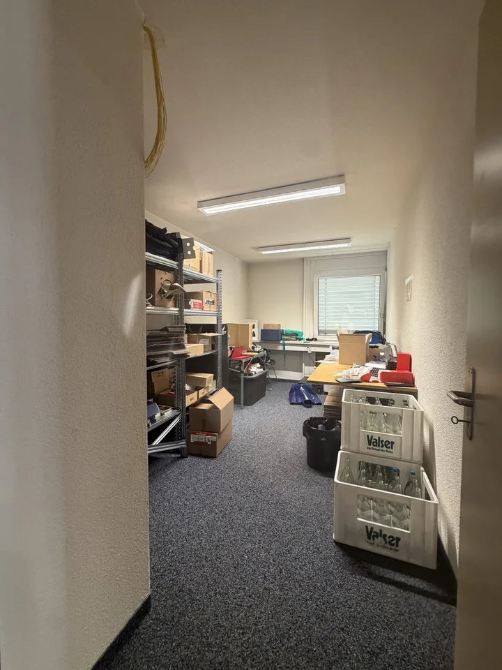 Wir vermieten attraktive und praktische Büroräumlichkeiten in Gümligen. – Foto 17 von 17