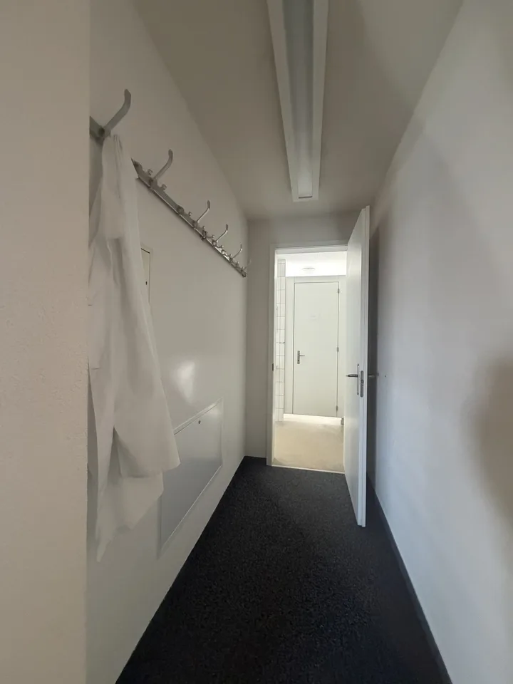 Wir vermieten attraktive und praktische Büroräumlichkeiten in Gümligen. – Foto 15 von 17