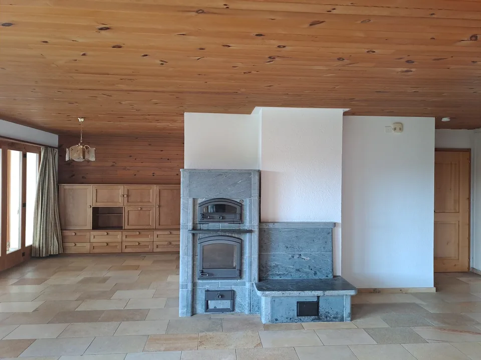 Tolle 4-Zimmerwohnung mit Wintergarten, Garten und Garage