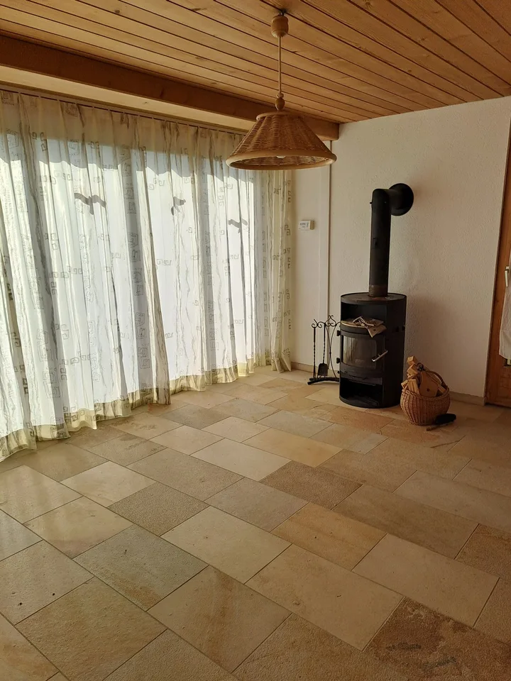Tolle 4-Zimmerwohnung mit Wintergarten, Garten und Garage