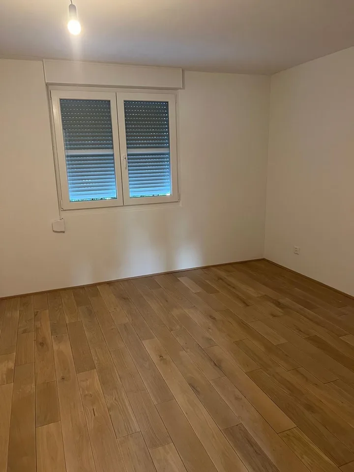 Frisch Renovierte 3,5 Zimmer Wohnung EG