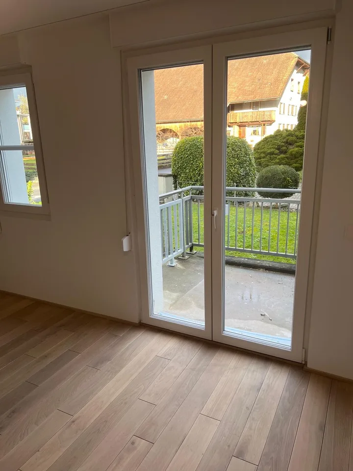 Frisch Renovierte 3,5 Zimmer Wohnung EG