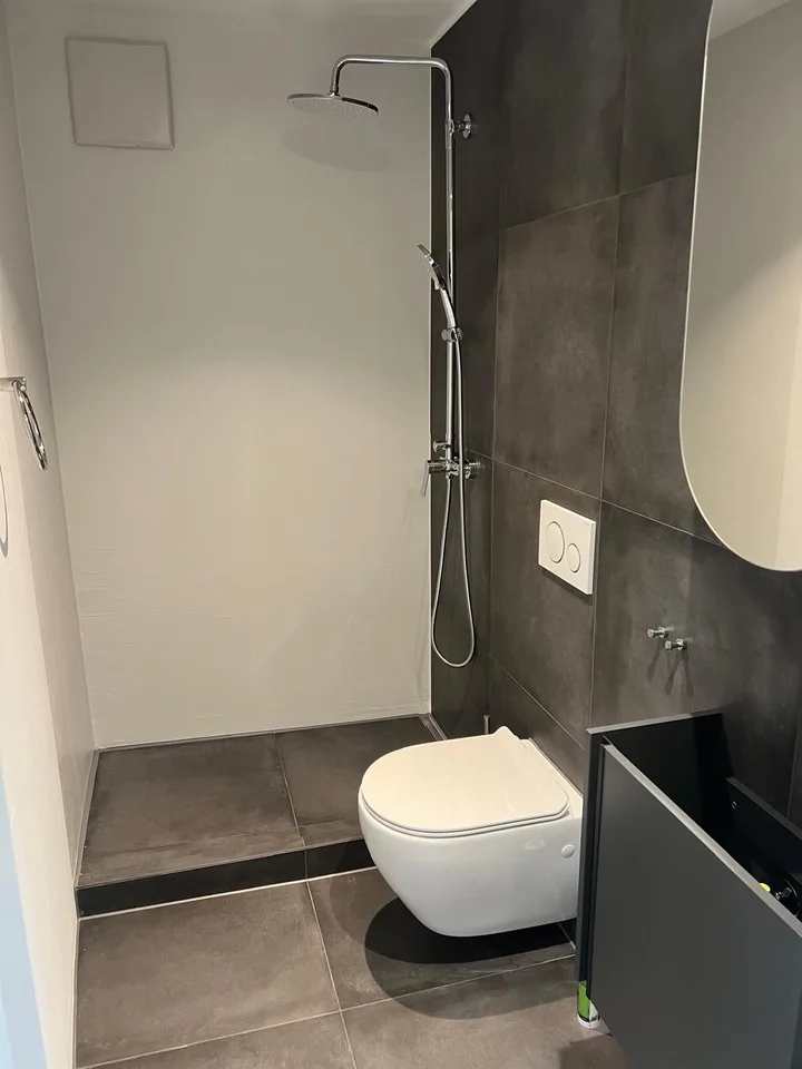 Frisch Renovierte 3,5 Zimmer Wohnung EG