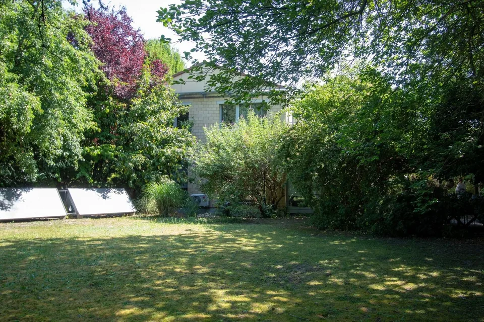 Maison Charmante avec Terrain à Bâtir