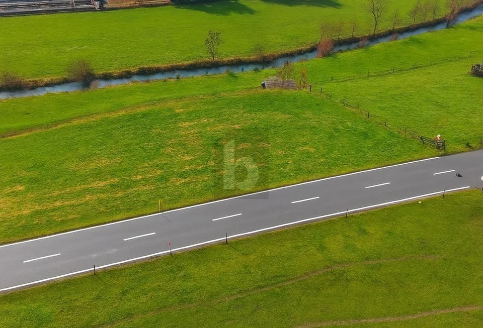 GROSSZÜGIGES BAUPARADIES MIT VIEL FREIRAUM