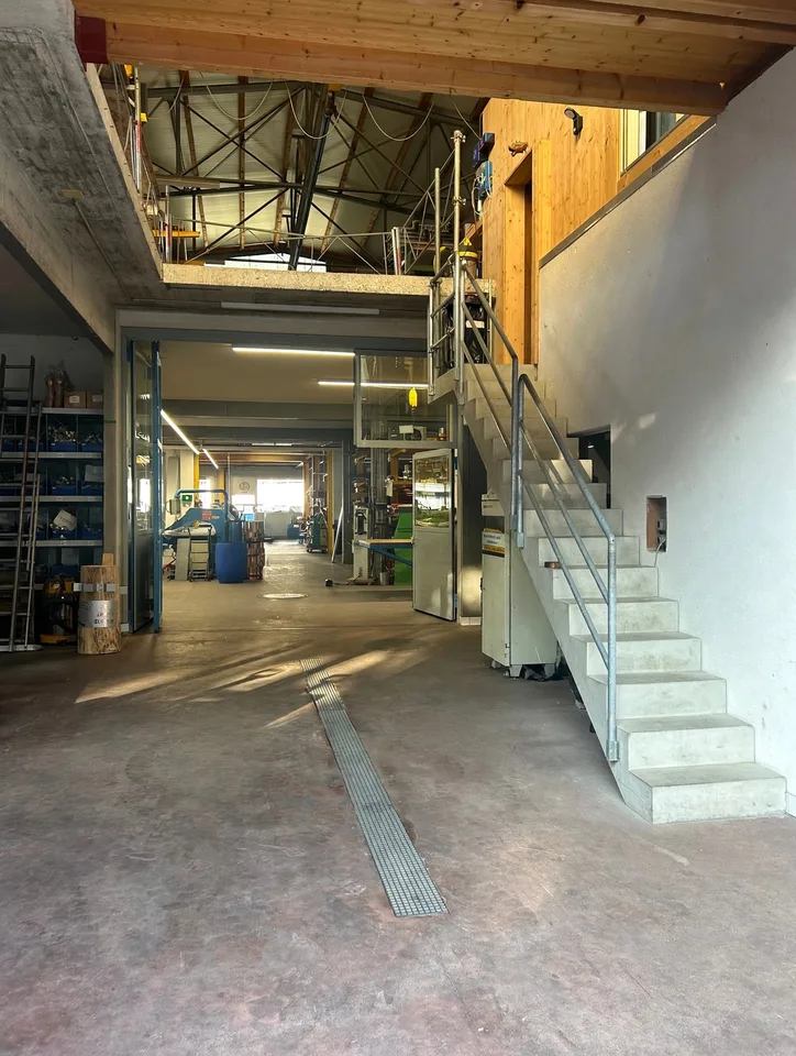 Gewerbeliegenschaft - Werkstattgebäude in Schötz