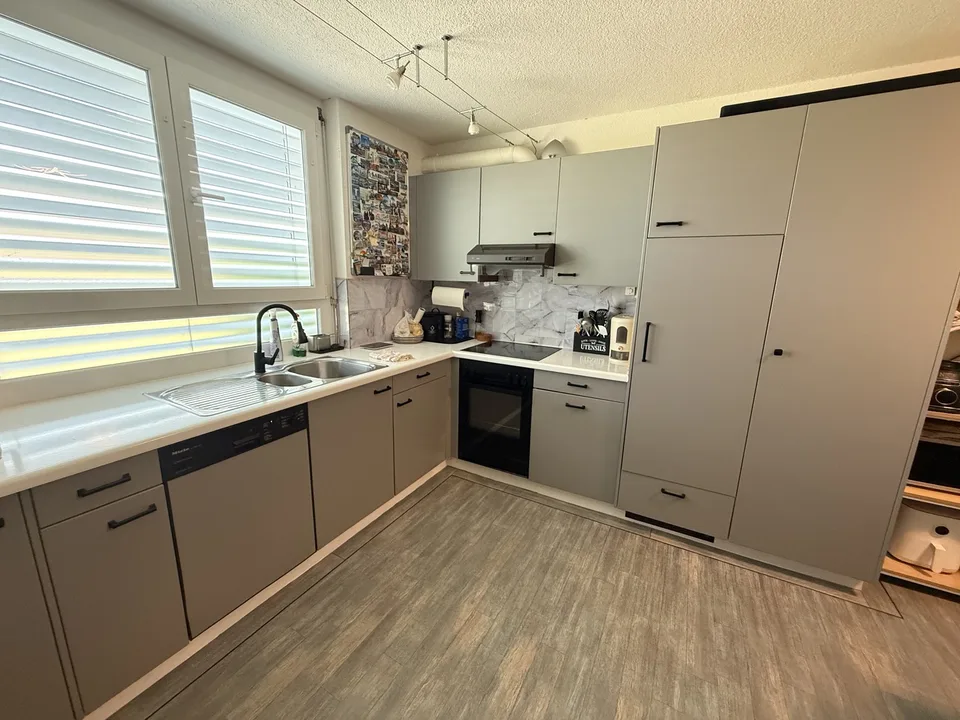 Reiheneinfamilienhaus mit Sitzplatz, Terassenüberdachung und Garten an idealer Lage
