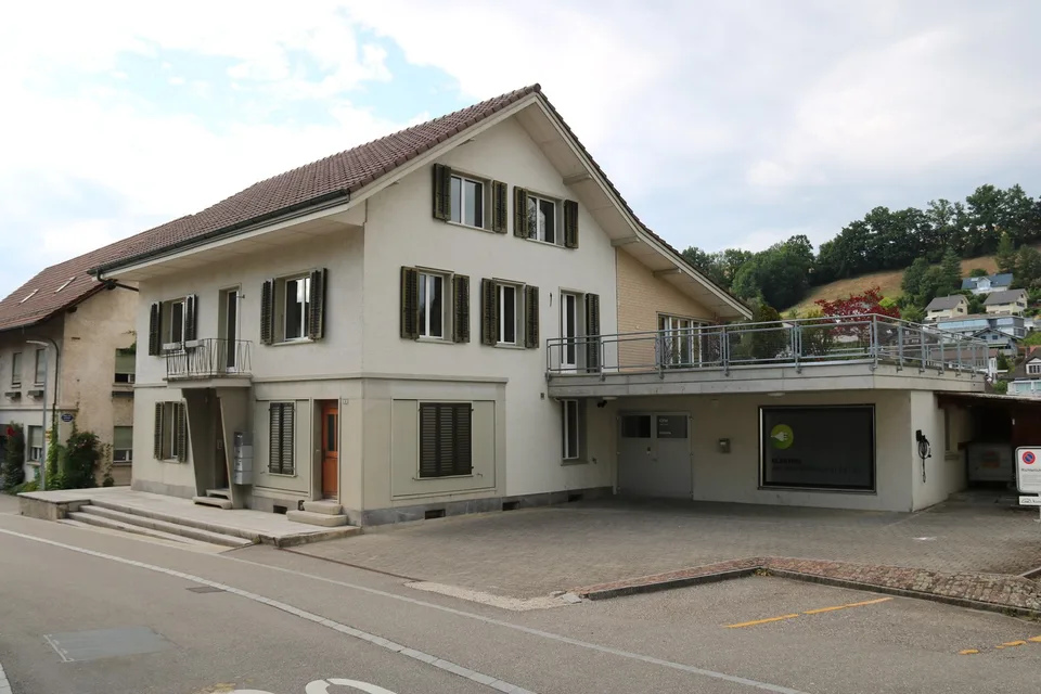 Helle 5½-Zimmer-Maisonette-Wohnung mit 146 m² an zentraler und ruhiger Lage in Huttwil