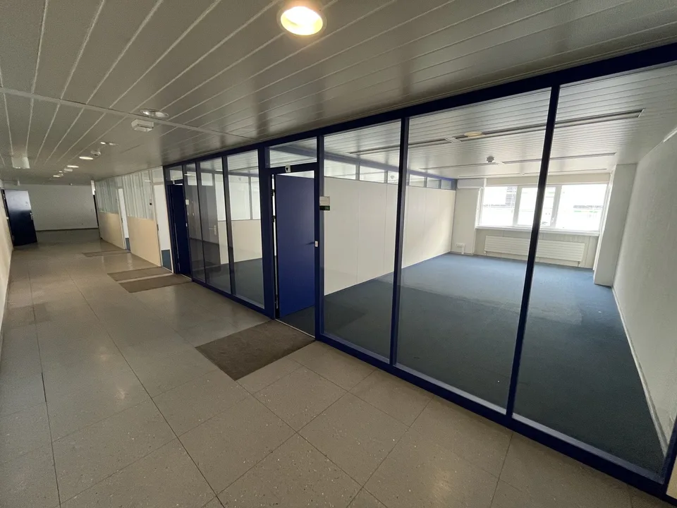 Exklusive Industriehalle (1. OG) mit integrierten Büroräumen in Neuendorf SO