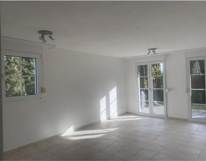 2 1/2 Zimmerwohnung mit eigene Garten ab 1.7. 2026