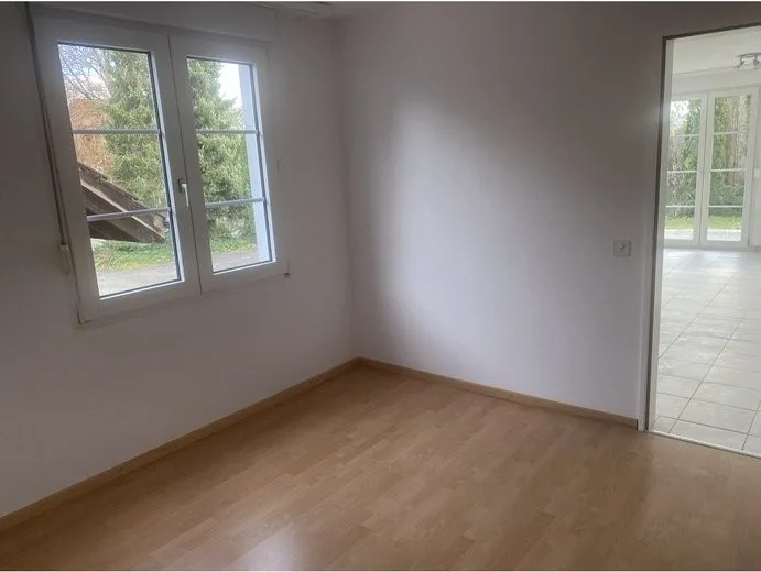 2 1/2 Zimmerwohnung mit eigene Garten ab 1.7. 2026
