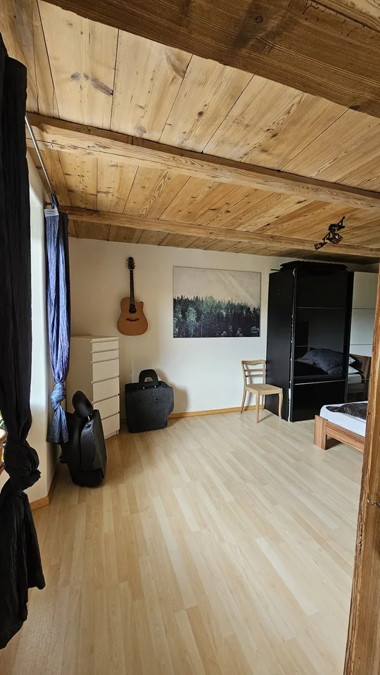 Zimmer + fast ganze Wohnung in Brittnau